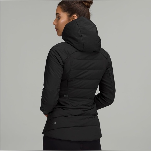 Lululemon Down for it All Jacket 🖤 - Picture 4 of 9